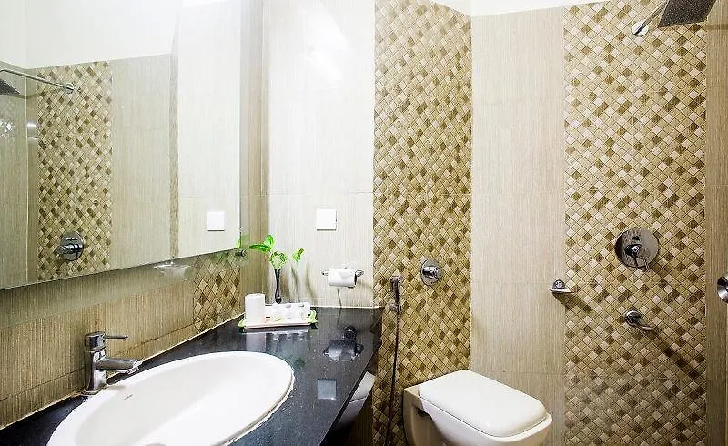 Hotel Plaza Inn Варанаси